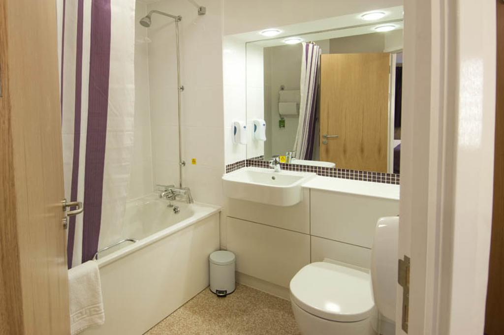 Premier Inn Stratford Upon Avon Waterways Chambre photo