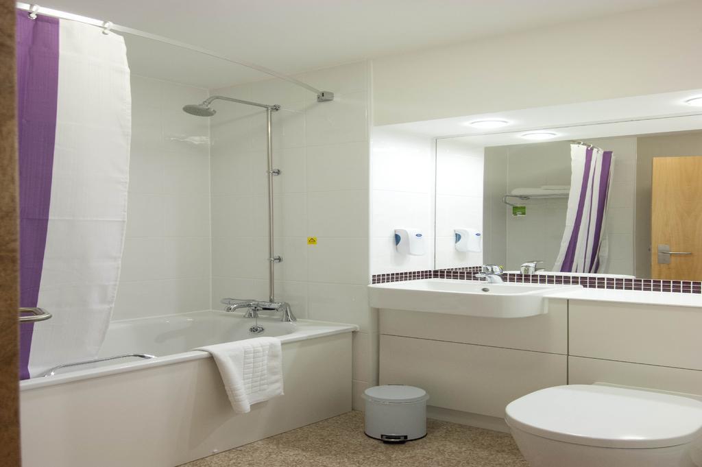 Premier Inn Stratford Upon Avon Waterways Extérieur photo