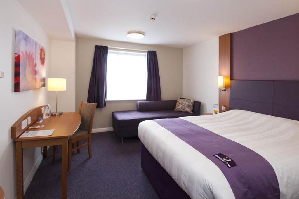 Premier Inn Stratford Upon Avon Waterways Extérieur photo