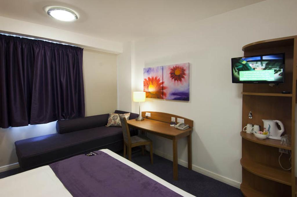 Premier Inn Stratford Upon Avon Waterways Extérieur photo