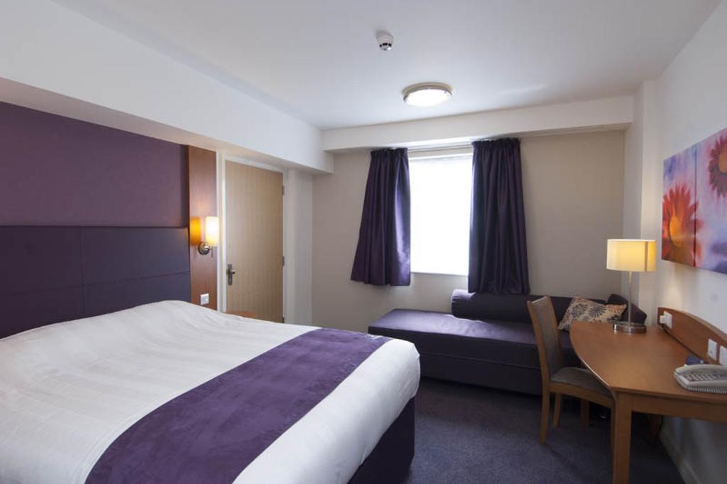 Premier Inn Stratford Upon Avon Waterways Extérieur photo