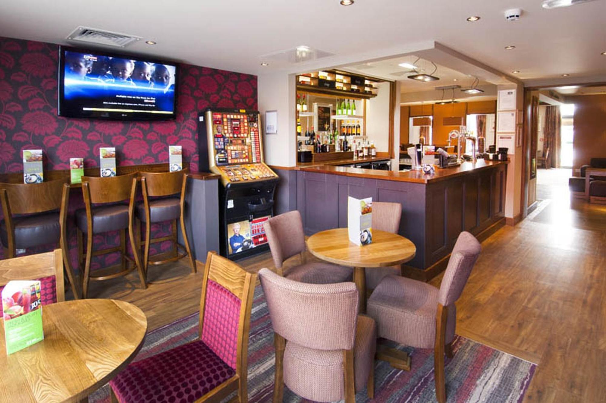 Premier Inn Stratford Upon Avon Waterways Extérieur photo