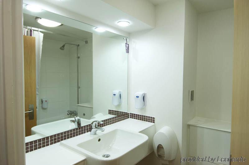 Premier Inn Stratford Upon Avon Waterways Extérieur photo