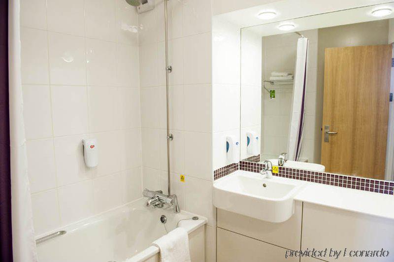 Premier Inn Stratford Upon Avon Waterways Extérieur photo
